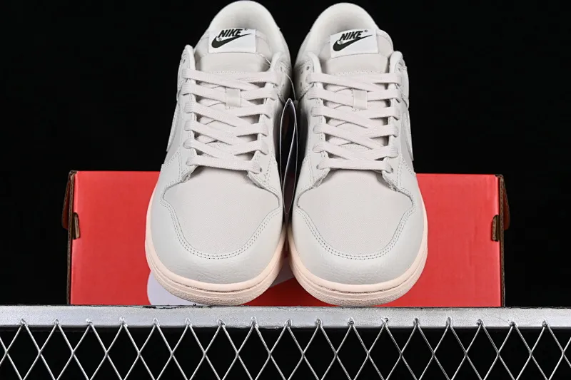 All Categories Nk SB Dunk Series Nk SB Dunk Low Low-top sneakers Nk Dunk Low "Light Orewood Brown" ​Light brown canvas SB low-top sports and leisure sneakers DZ2538-100